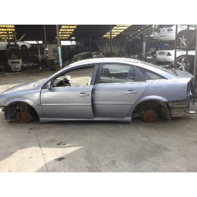 opel vectra c berlina del año 2004