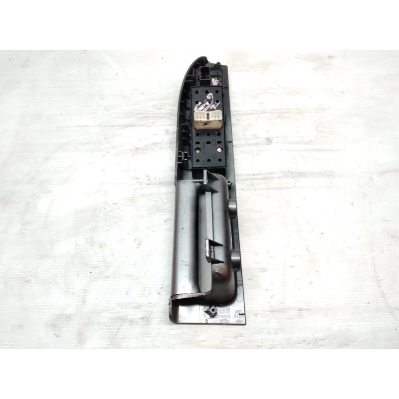 Recambio de mando elevalunas delantero izquierdo para kia carens 2.0 crdi ex monovolumen referencia OEM IAM 050112 4