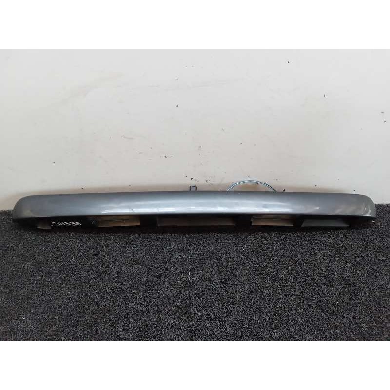 Recambio de molduras traseras para renault megane ii familiar exception referencia OEM IAM   