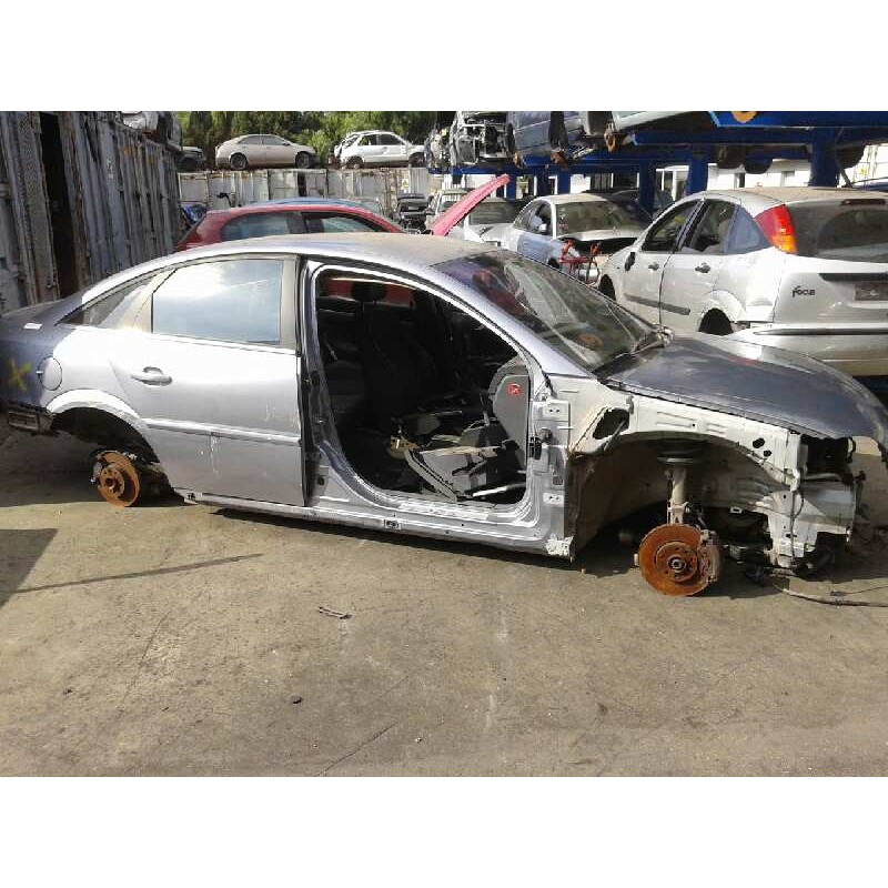 opel vectra c berlina del año 2004