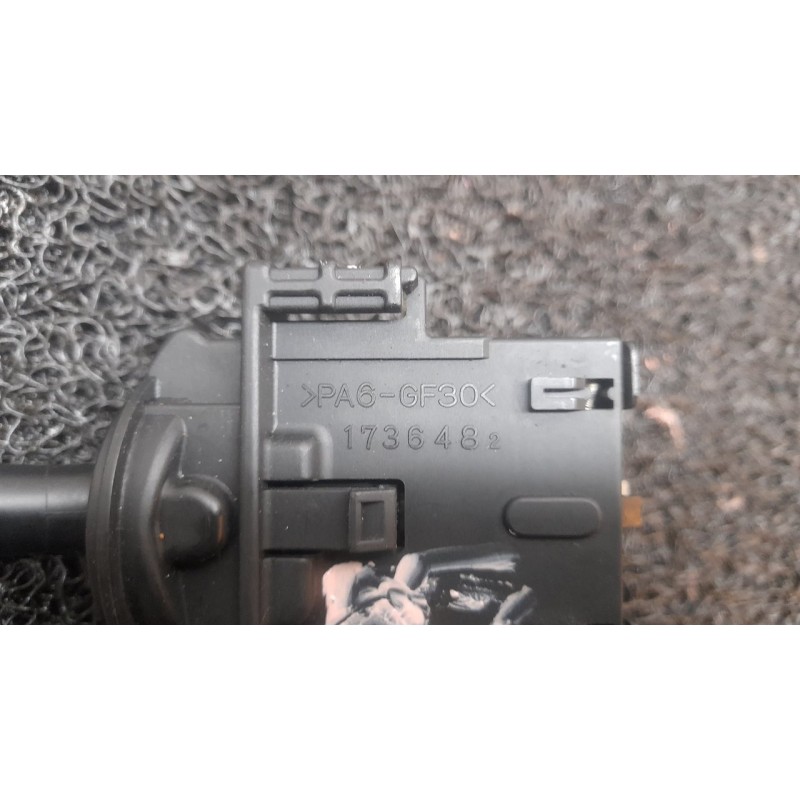Recambio de mando luces para toyota yaris (ncp1/nlp1/scp1) referencia OEM IAM 173648 2