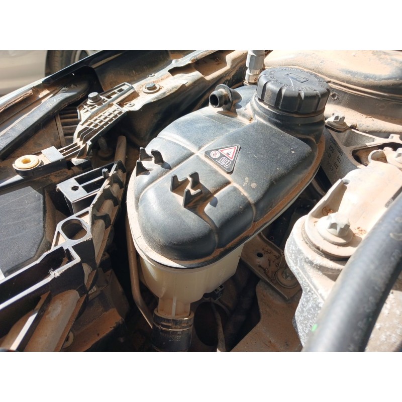 Recambio de deposito expansion para infiniti qx30 2.2 d awd referencia OEM IAM - Negro 2