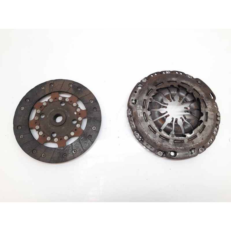 Recambio de kit embrague para renault megane iii berlina 5 p 1.2 16v referencia OEM IAM 302100495P 302059210R LUK