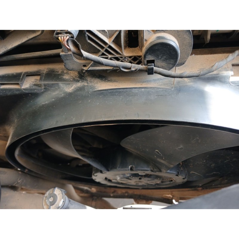 Recambio de electroventilador para infiniti qx30 2.2 d awd referencia OEM IAM A2049066802  BROSE