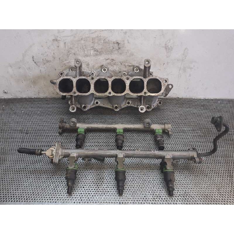 Recambio de rampa inyectora para dodge stealth 3.0 referencia OEM IAM 0521  MIKUNI