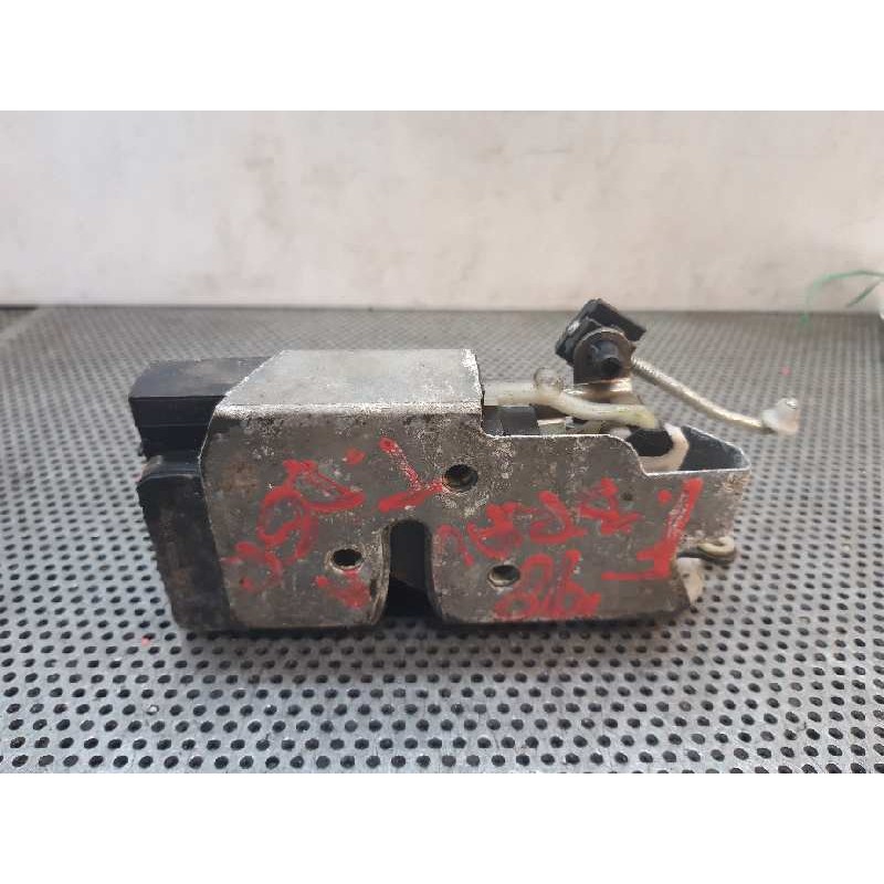 Recambio de cerradura puerta trasera derecha para fiat brava (182) referencia OEM IAM  85515 3