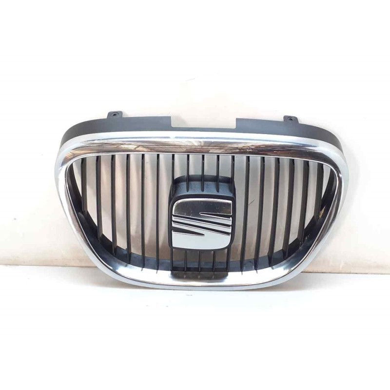 Recambio de rejilla delantera para seat altea (5p1) select referencia OEM IAM 14884SG4  