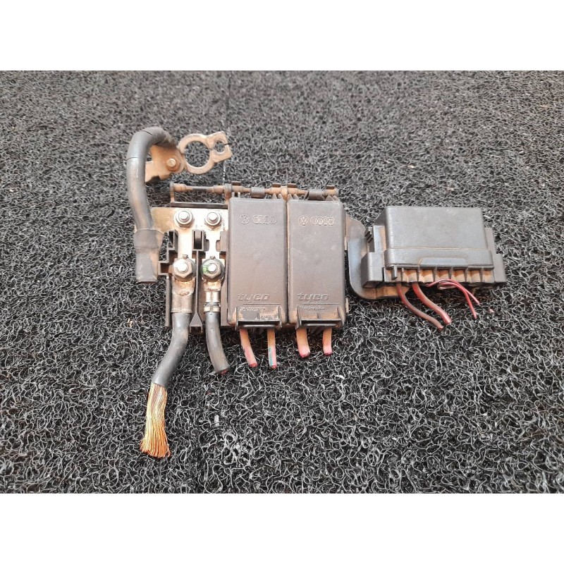 Recambio de caja reles / fusibles para volkswagen fox (5z1) básico referencia OEM IAM 5Z0937548C  