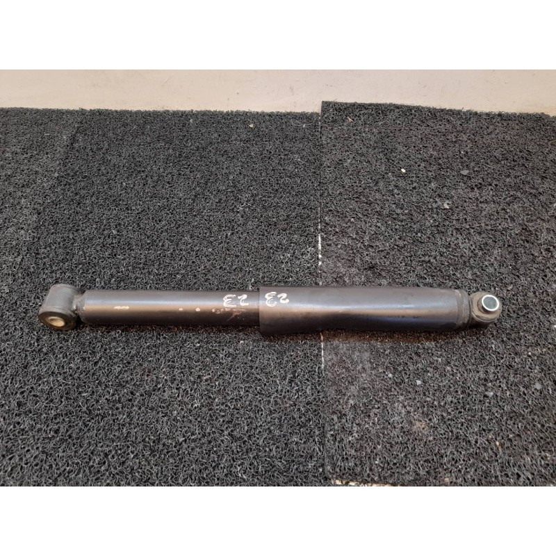 Recambio de amortiguador trasero derecho para nissan cabstar 09.06 cabstar 35.xx cabina simple cabina individual referencia OEM 