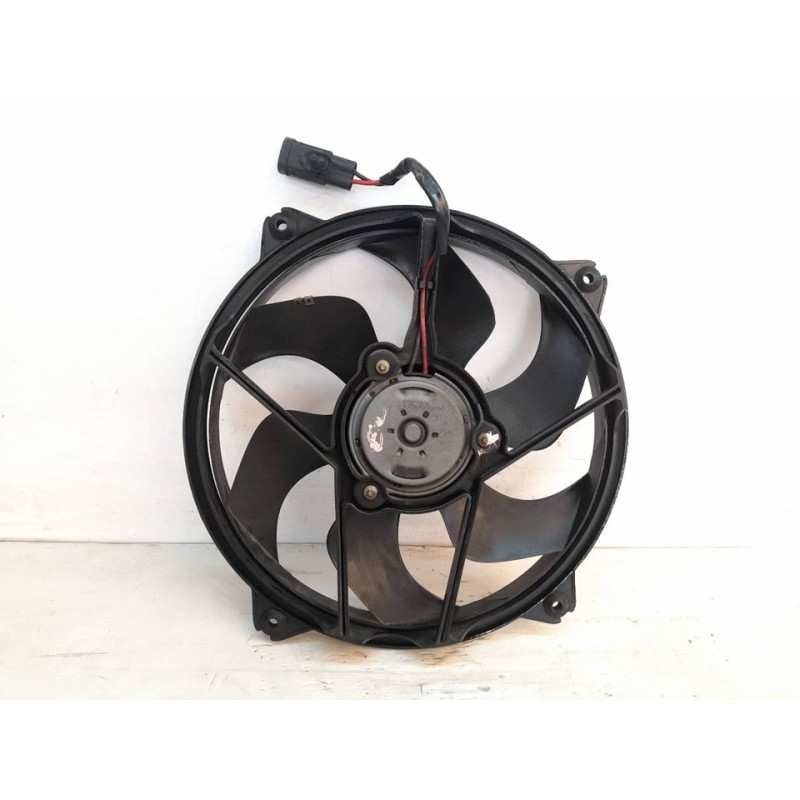 Recambio de electroventilador para peugeot 307 cc (s1) 1.6 referencia OEM IAM 5287 FAURECIA - Negro 4