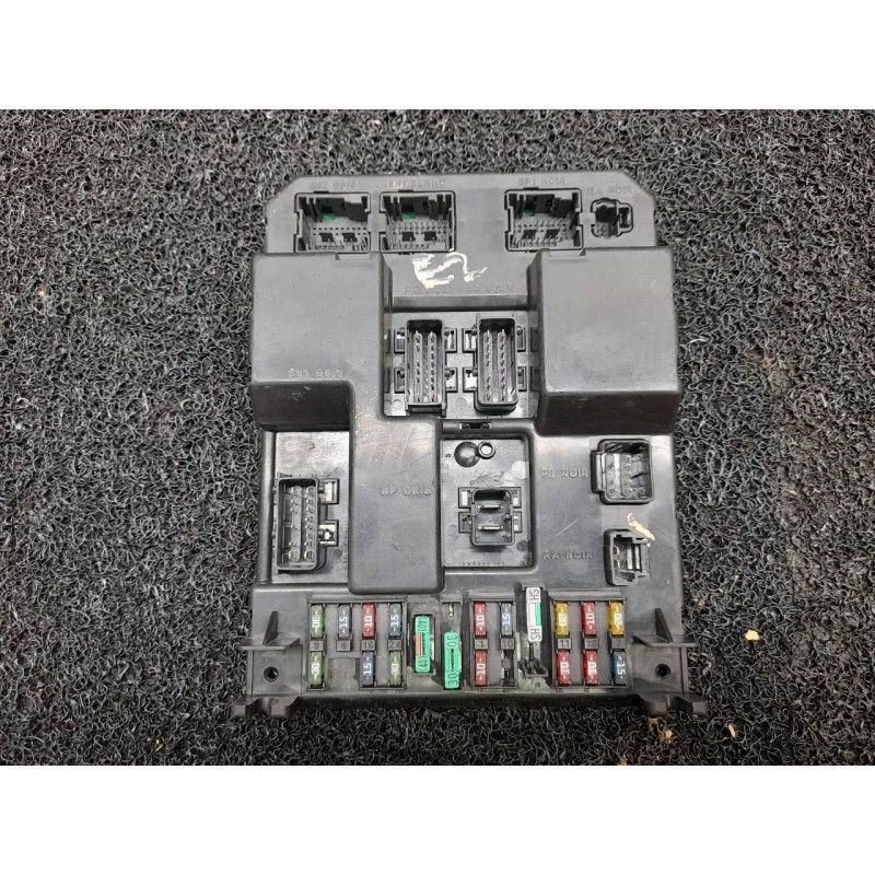 Recambio de caja reles / fusibles para peugeot 307 (s1) xr clim referencia OEM IAM 9651197780  