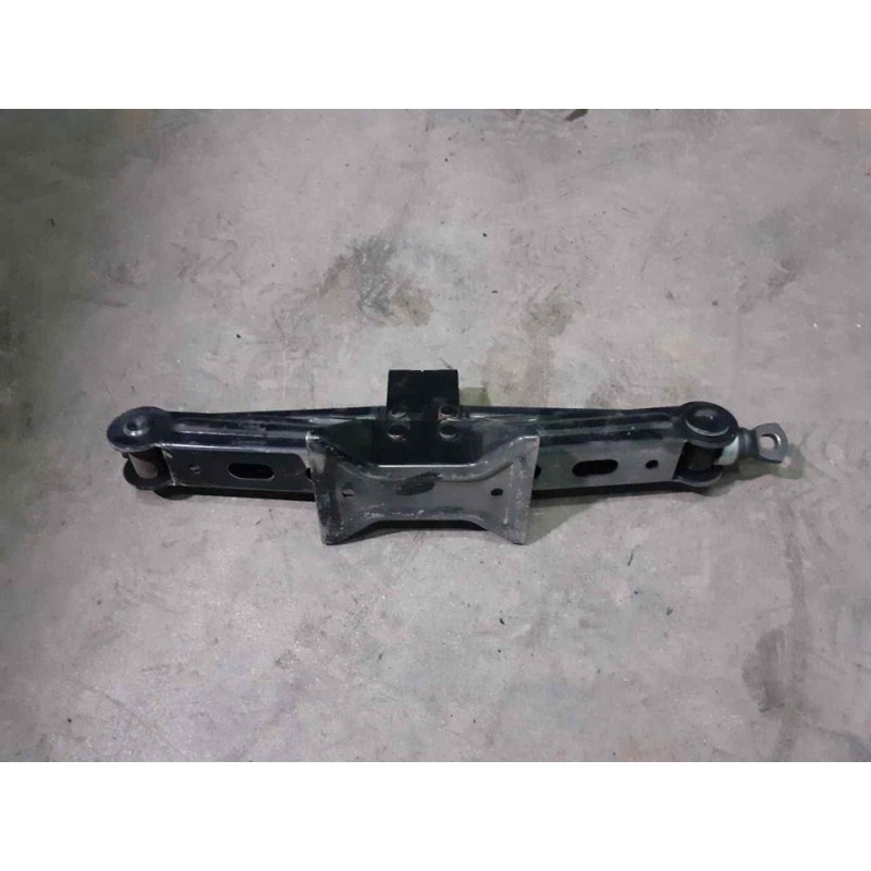 Recambio de gato para mitsubishi asx (ga0w) challenge 2wd referencia OEM IAM - Blanco 2