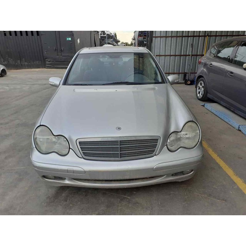 mercedes-benz clase c (w203) berlina del año 2000
