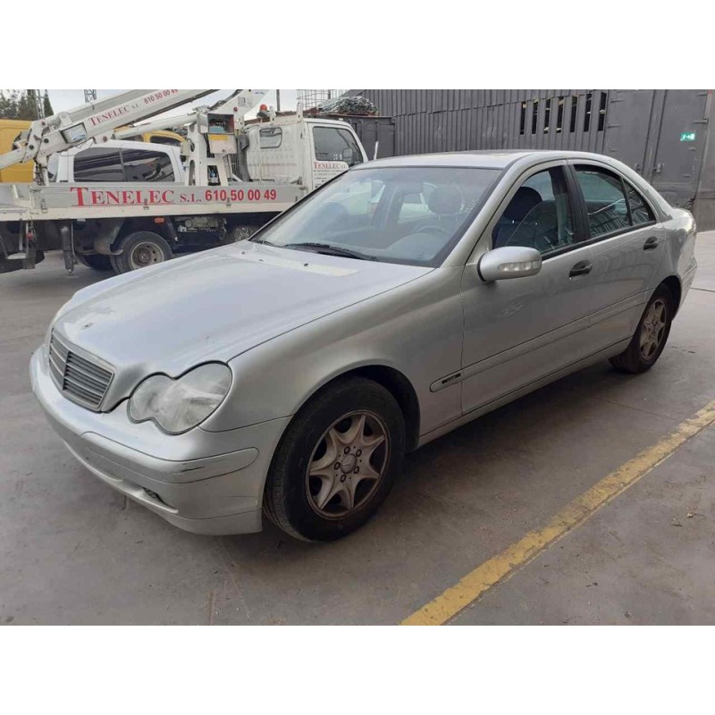 mercedes-benz clase c (w203) berlina del año 2000