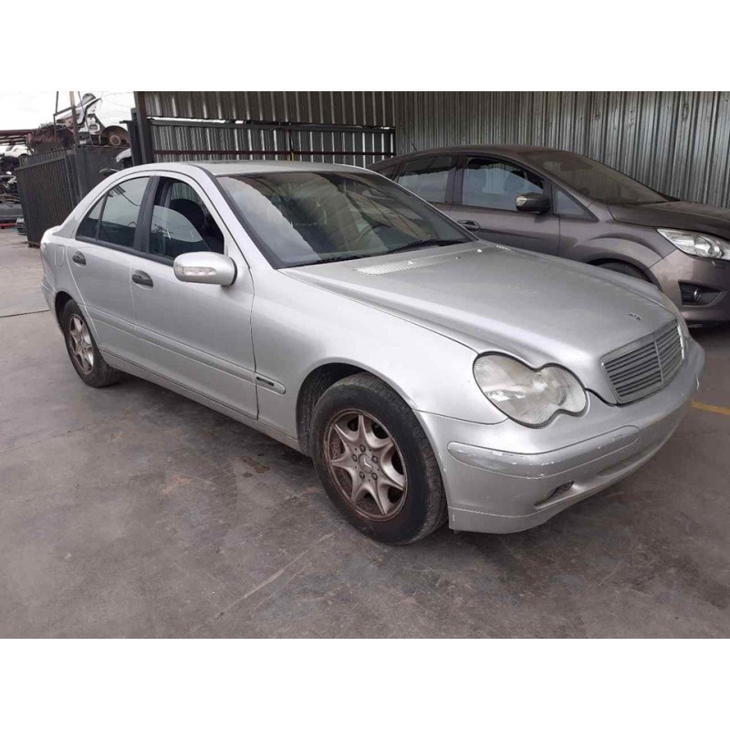mercedes-benz clase c (w203) berlina del año 2000