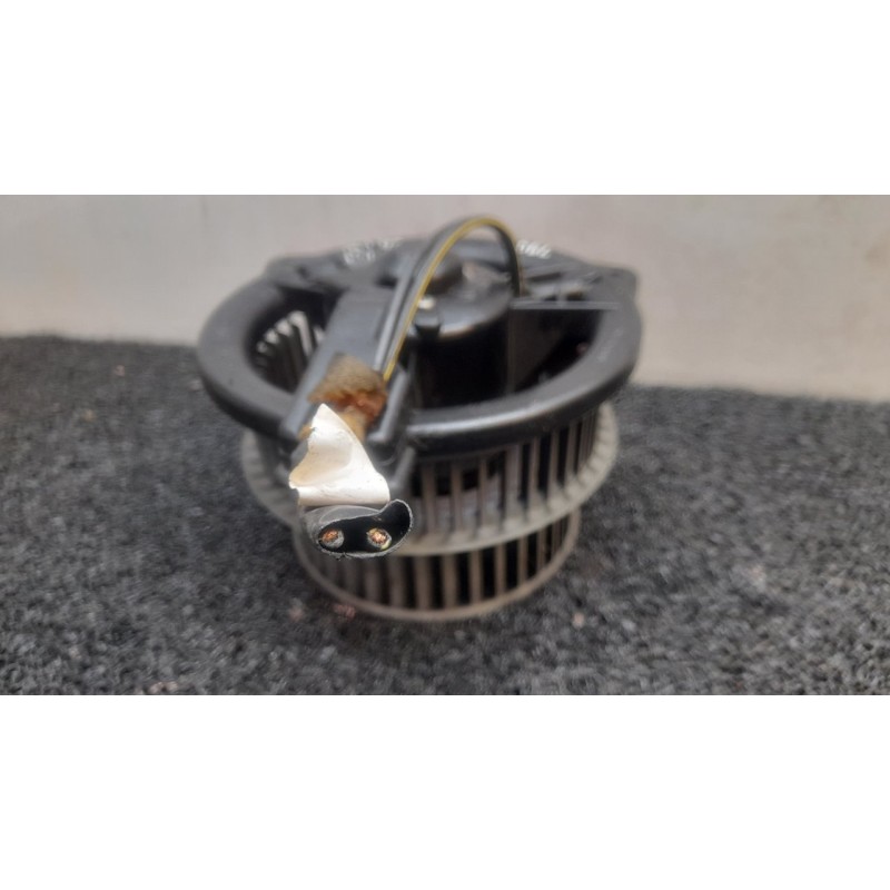 Recambio de motor calefaccion para toyota prius (nhw20) sol referencia OEM IAM 1940001390 - Blanco 2