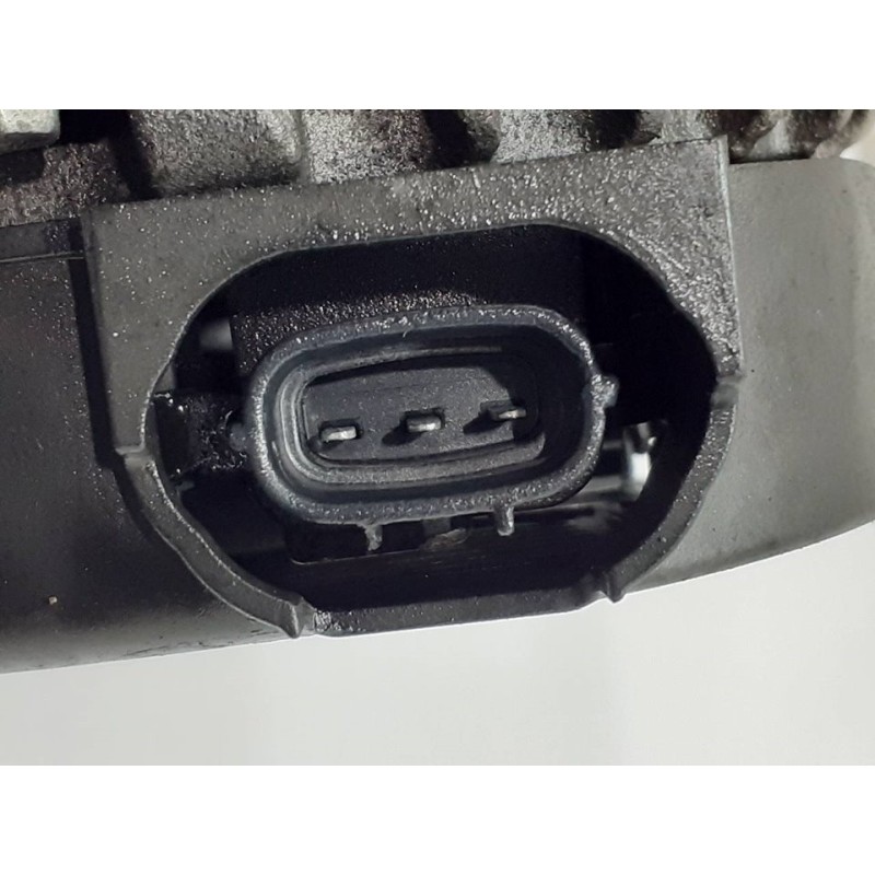 Recambio de alternador para kia sportage drive 4x2 referencia OEM IAM P0738463  VALEO 3