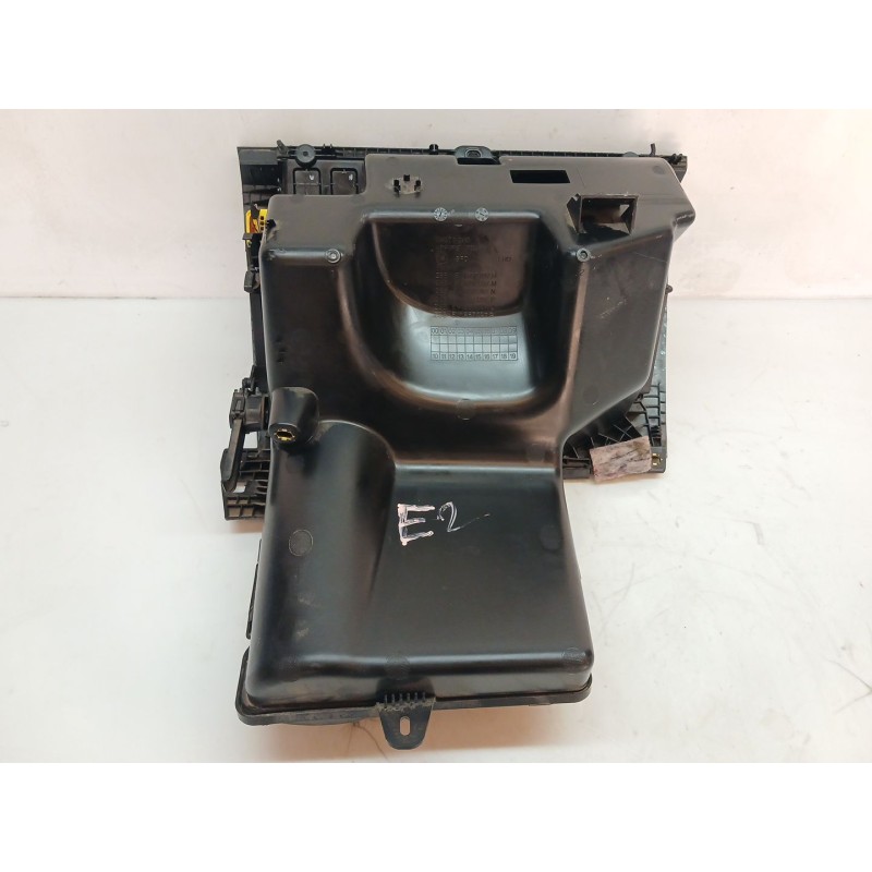 Recambio de guantera para skoda fabia ambition plus referencia OEM IAM 6V1857097AE - Blanco 3