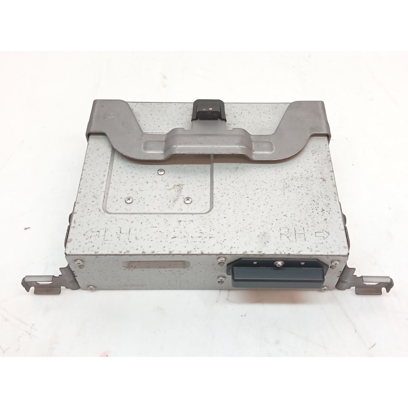Recambio de sistema audio / radio cd para mazda cx-30 selection 2wd referencia OEM IAM DFR5669C0C CLMMN9E0JT 