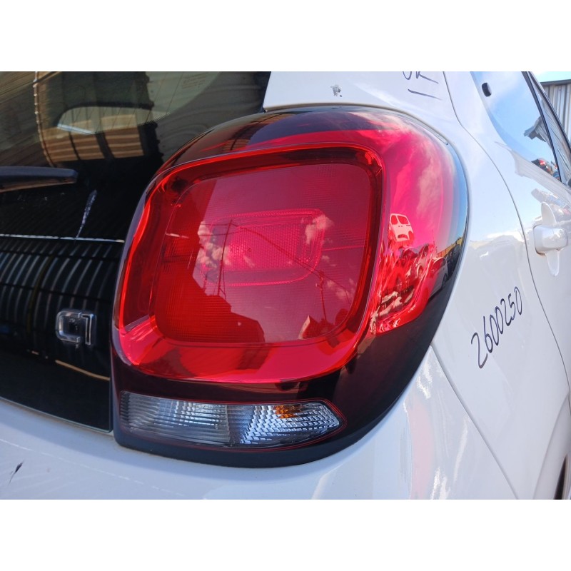 Recambio de piloto trasero derecho para citroën c1 ii (pa_, ps_) 1.0 vti 72 referencia OEM IAM - Blanco 2