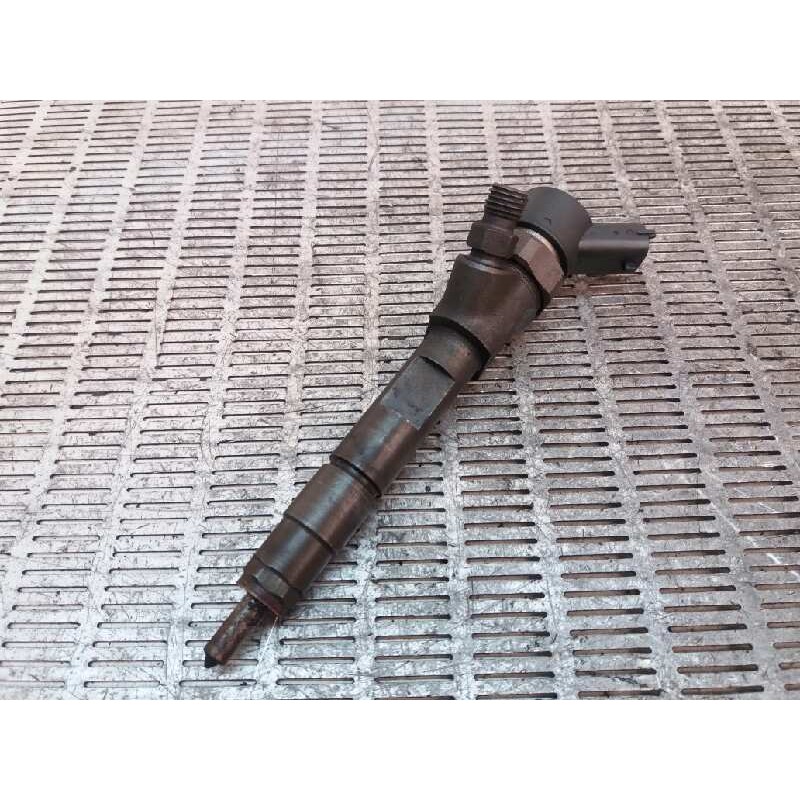 Recambio de inyector para renault laguna ii grandtour (kg0) 1.9 dci diesel cat referencia OEM IAM 0445110021 770011101A 