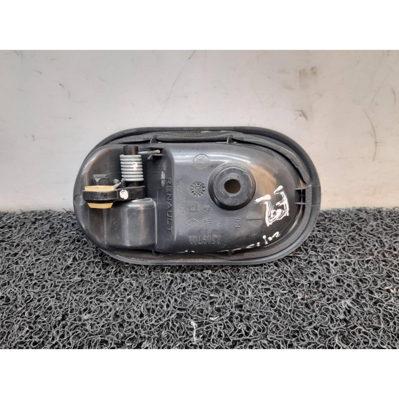 Recambio de maneta interior trasera derecha para dacia sandero ambiance referencia OEM IAM 8200733847 2