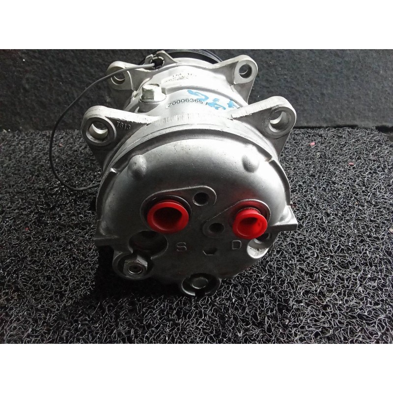 Recambio de compresor aire acondicionado para volvo serie 850 2.5 20v cat referencia OEM IAM 070572TM16A - Azul 4
