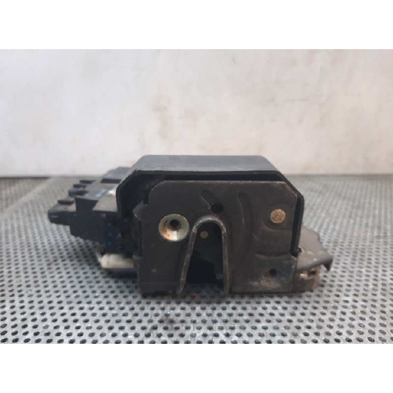 Recambio de cerradura puerta trasera izquierda para volvo s70 berlina referencia OEM IAM  108608 2