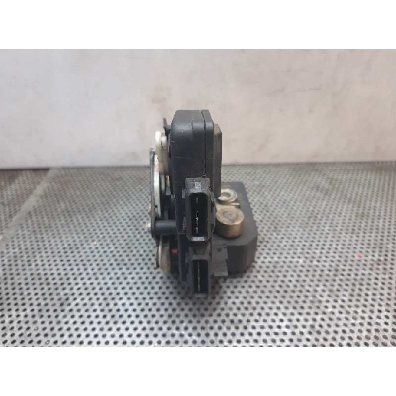Recambio de cerradura puerta trasera izquierda para volvo s70 berlina referencia OEM IAM  108608 4