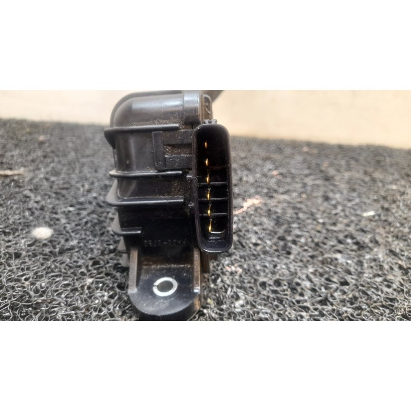 Recambio de potenciometro pedal para toyota prius (nhw20) sol referencia OEM IAM 7812047050 1988003200 09K101348B4 - Blanco 2