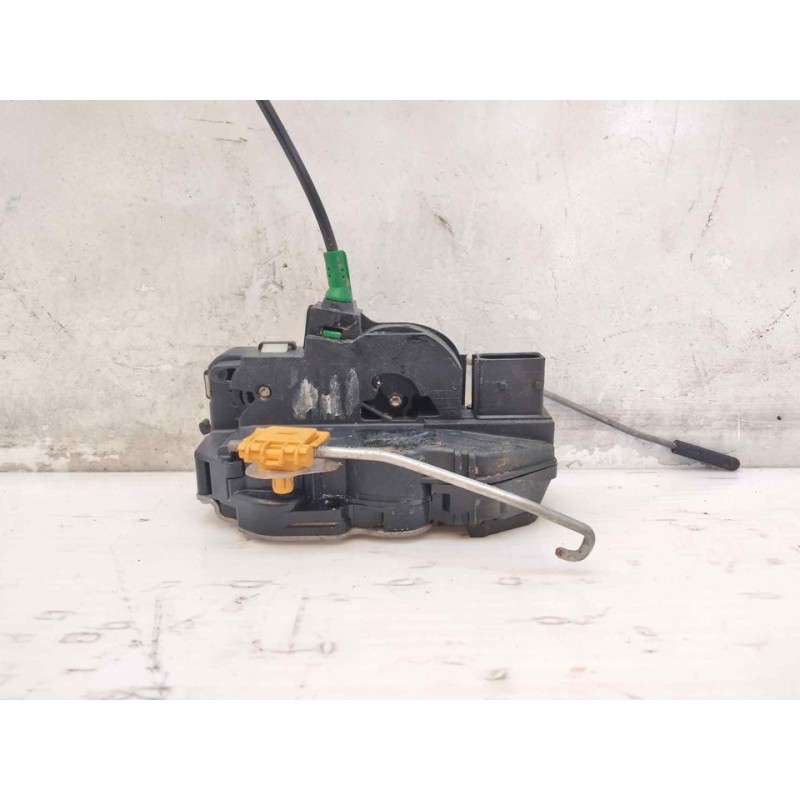 Recambio de cerradura puerta trasera izquierda para opel insignia berlina excellence referencia OEM IAM 13579557  
