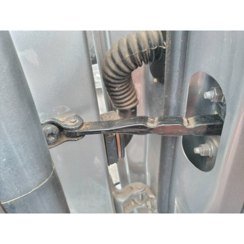 Recambio de retenedor puerta delantera derecha para renault captur ii e-tech engineered referencia OEM IAM   