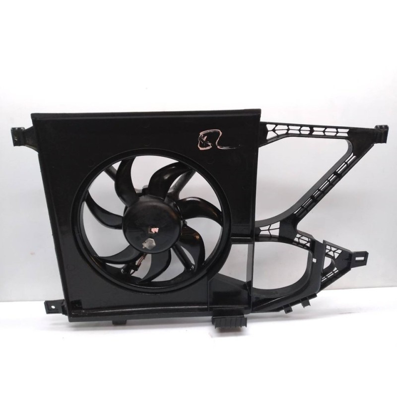 Recambio de electroventilador para opel corsa c club referencia OEM IAM 5000099 13110696 BEHR