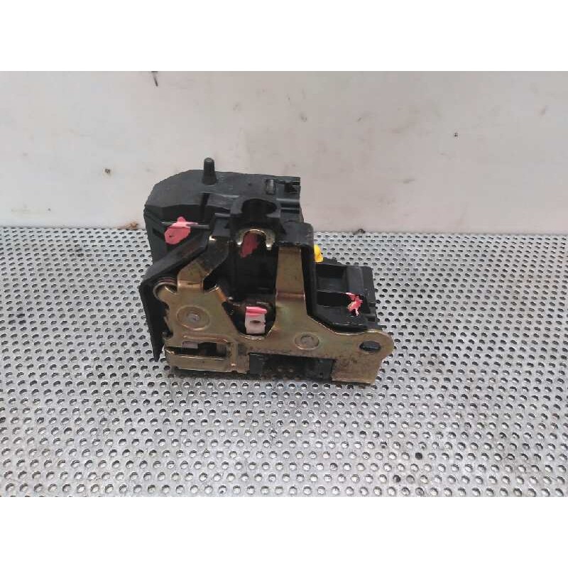 Recambio de cerradura puerta trasera izquierda para renault megane i fase 2 classic (la..) 1.9 dci dynamique referencia OEM IAM - Blanco