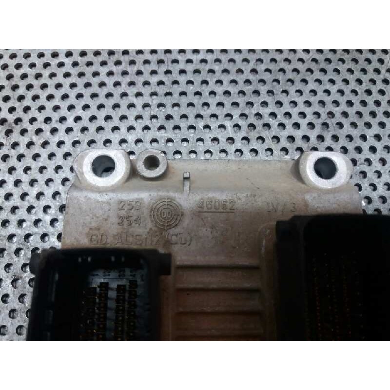 Recambio de centralita motor uce para fiat stilo (192) 2.4 20v abarth referencia OEM IAM 25346062 2