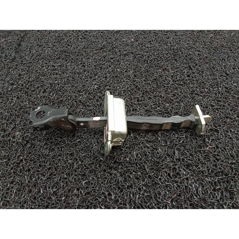 Recambio de retenedor puerta trasera derecha para nissan juke (f15) acenta referencia OEM IAM   
