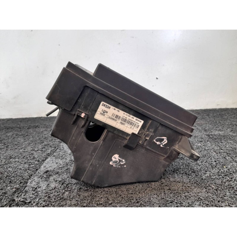 Recambio de caja reles / fusibles para kia carnival ii 2.9 cdri ex referencia OEM IAM 1001720004  