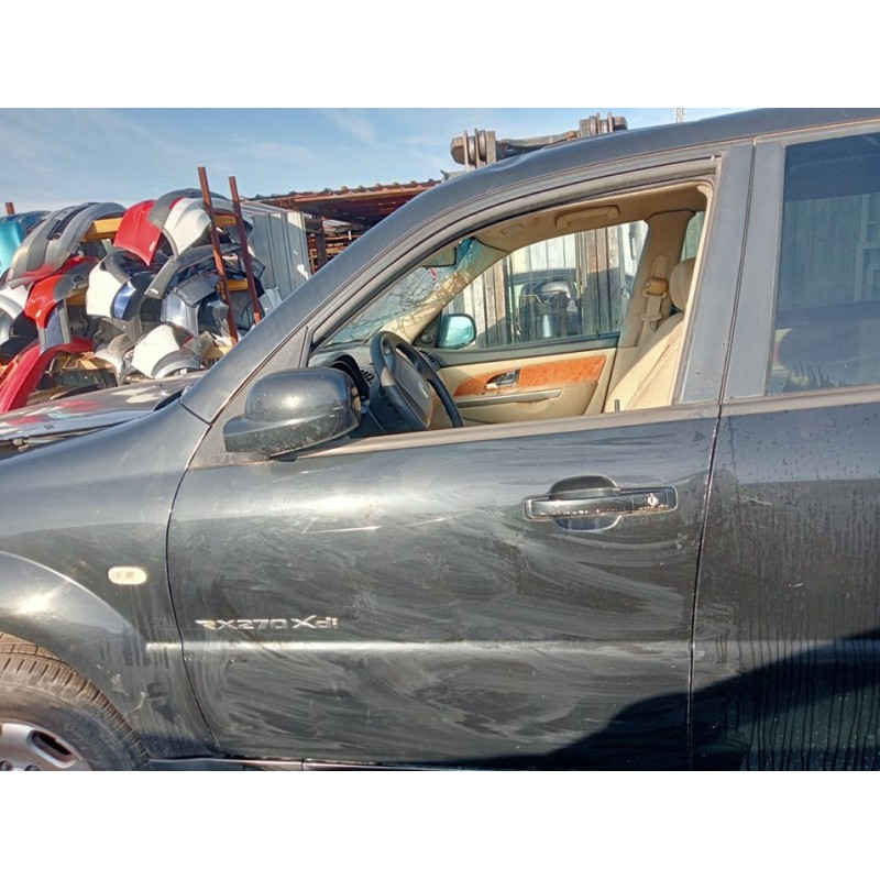 Recambio de puerta delantera izquierda para ssangyong rexton rx 270 plus / 270 xdi plus referencia OEM IAM   