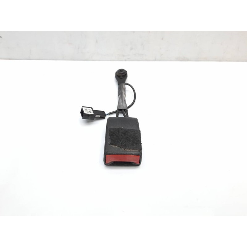 Recambio de enganche cinturon delantero izquierdo para opel insignia berlina cosmo referencia OEM IAM 13327470  