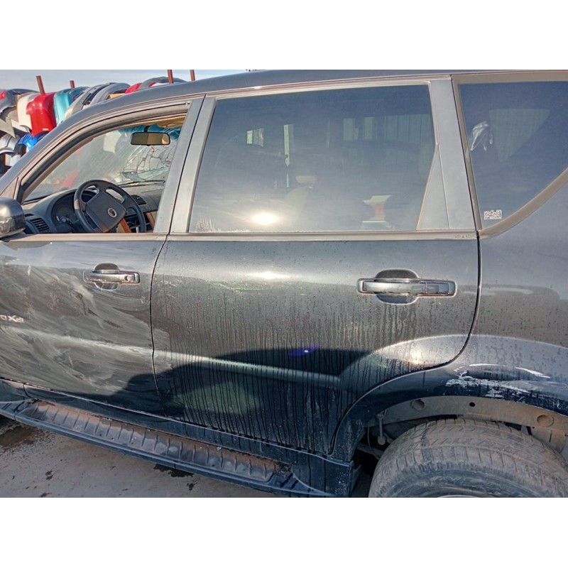 Recambio de puerta trasera izquierda para ssangyong rexton rx 270 plus / 270 xdi plus referencia OEM IAM   