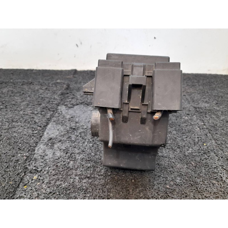 Recambio de caja reles / fusibles para kia carnival ii 2.9 cdri ex referencia OEM IAM 1001720004 - Negro 6