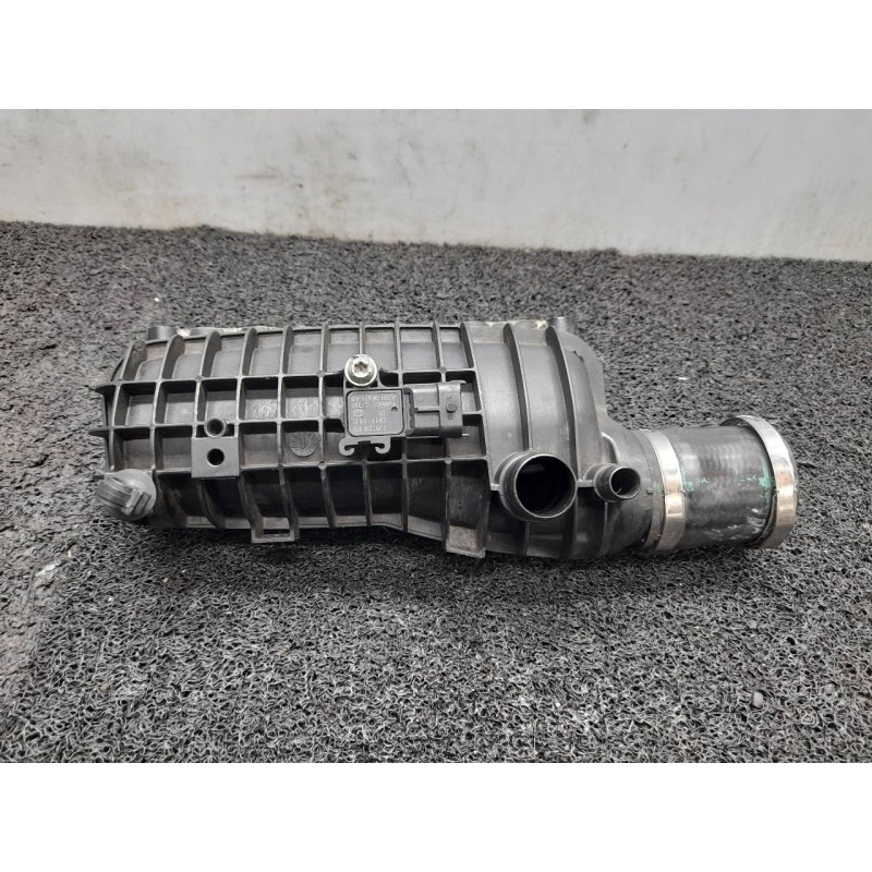 Recambio de colector admision para ford focus turn. (cb8) trend referencia OEM IAM 1047092S01 CM5G9424ED - Negro 2