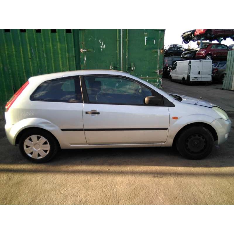 ford fiesta (cbk) del año 2004