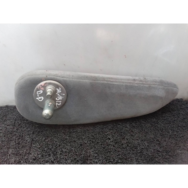 Recambio de apoyabrazos central para citroën c3 1.4 magic referencia OEM IAM 2