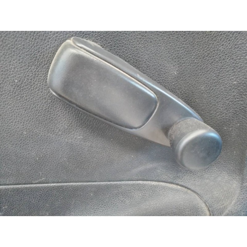 Recambio de maneta elevalunas trasera izquierda para peugeot 308 sw confort referencia OEM IAM   