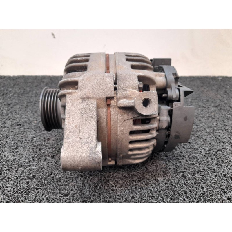Recambio de alternador para opel astra gtc enjoy referencia OEM IAM 0124425025 55556071 BOSCH