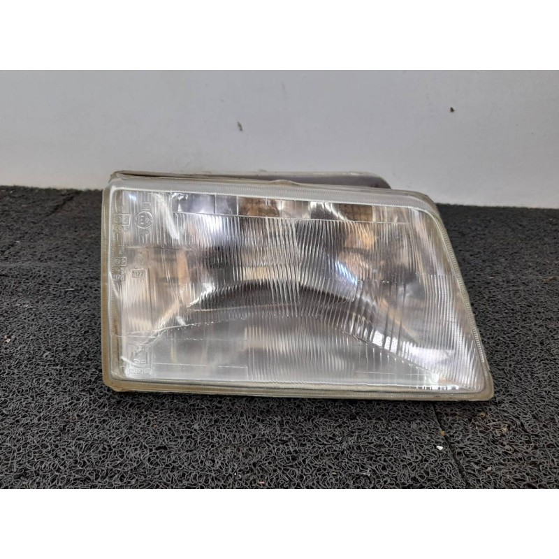 Recambio de faro derecho para peugeot 205 berlina 1.8 d generation referencia OEM IAM   