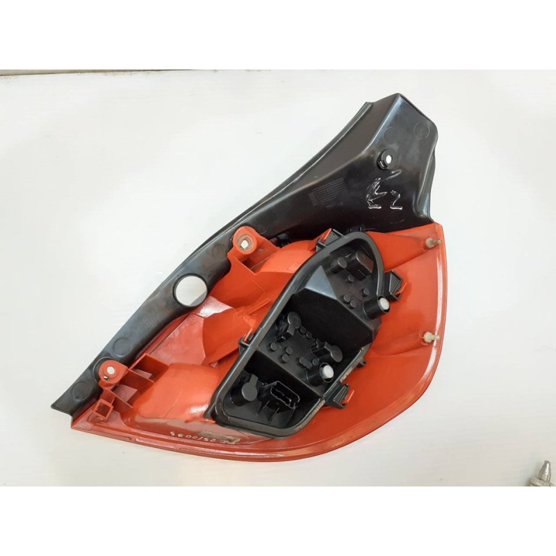 Recambio de piloto trasero izquierdo para renault clio iii confort dynamique referencia OEM IAM - Negro 2