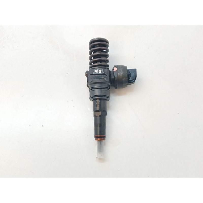 Recambio de inyector para volkswagen golf v berlina (1k1) gt sport referencia OEM IAM 0414720215 038130023AG 