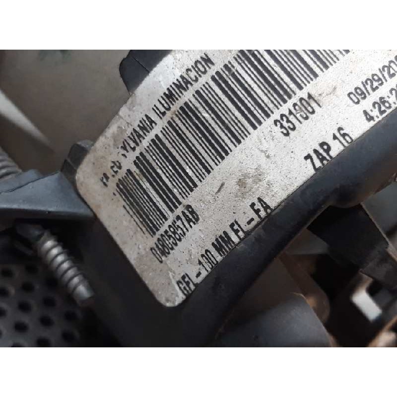 Recambio de faro antiniebla izquierdo para chrysler voyager (rg) 2.8 crd lx grand voyager referencia OEM IAM - Negro 3